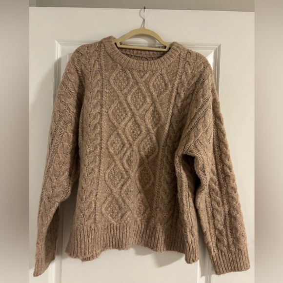 daily drills sweater size M/L - Picture 2 of 2